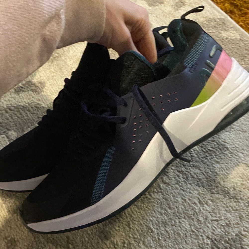 Nike Women’s Black and Blue Athletic Shoes - Picture 5 of 7